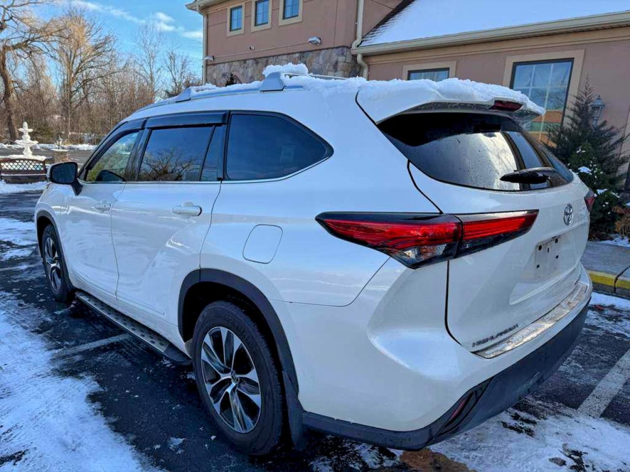 2021 TOYOTA HIGHLANDER