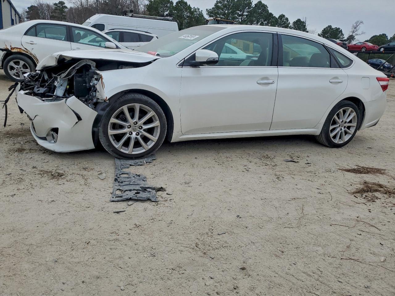 2014 TOYOTA Avalon