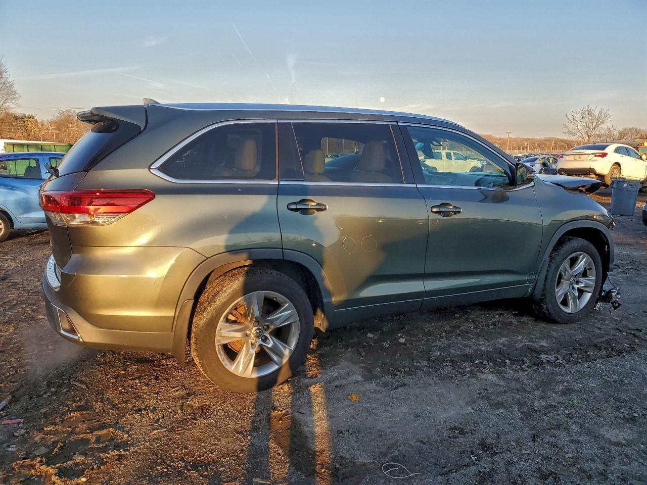 2017 TOYOTA HIGHLANDER