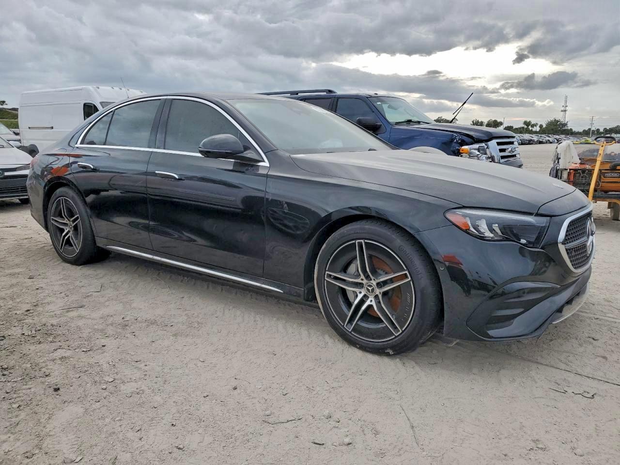 2025 MERCEDES-BENZ E-Class