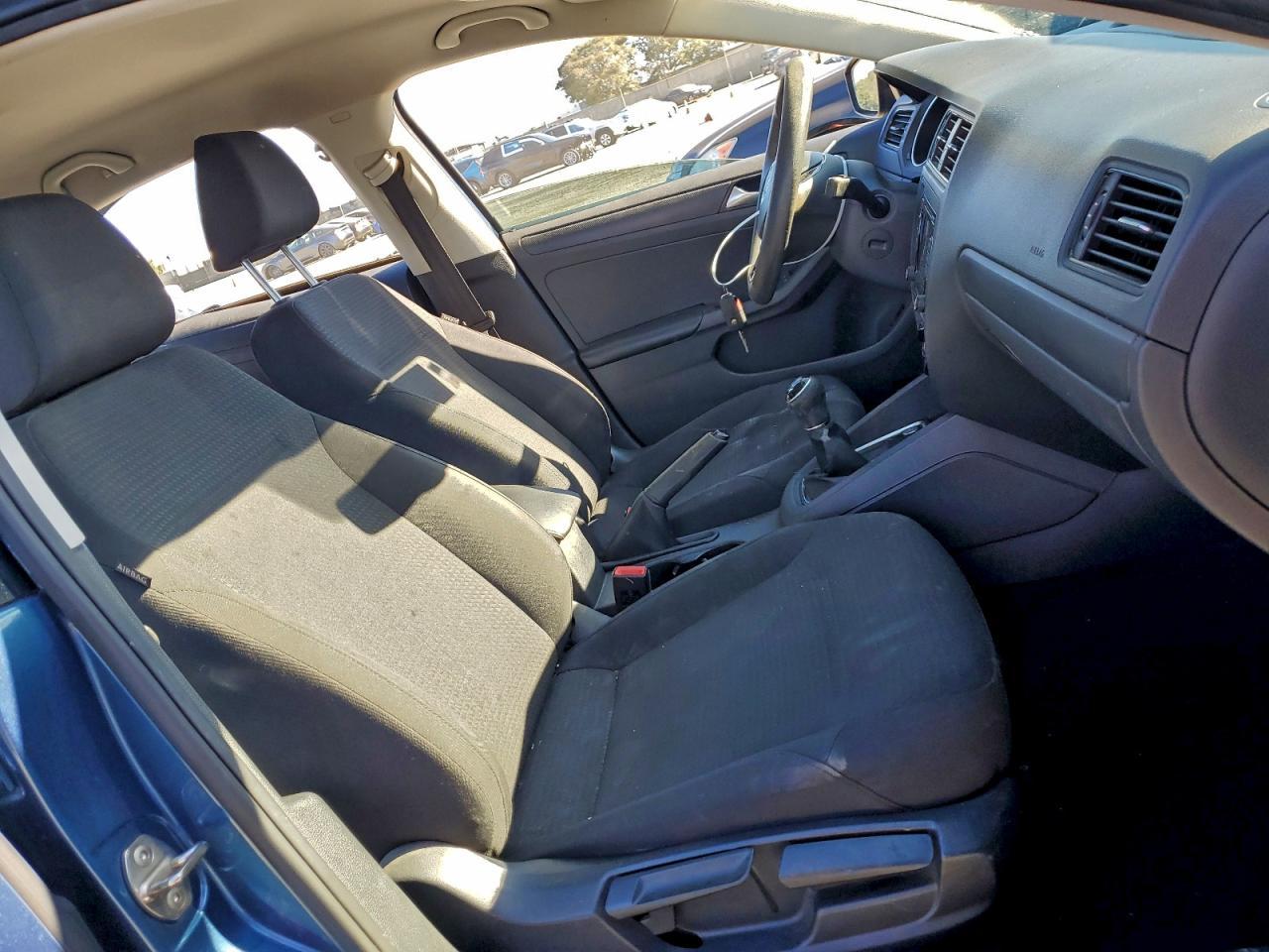 2015 VOLKSWAGEN JETTA