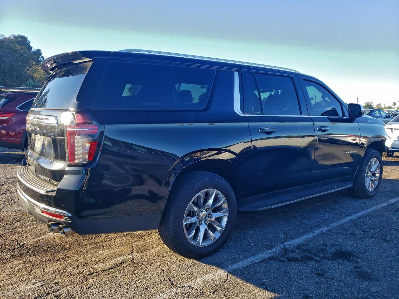 2023 CHEVROLET Suburban
