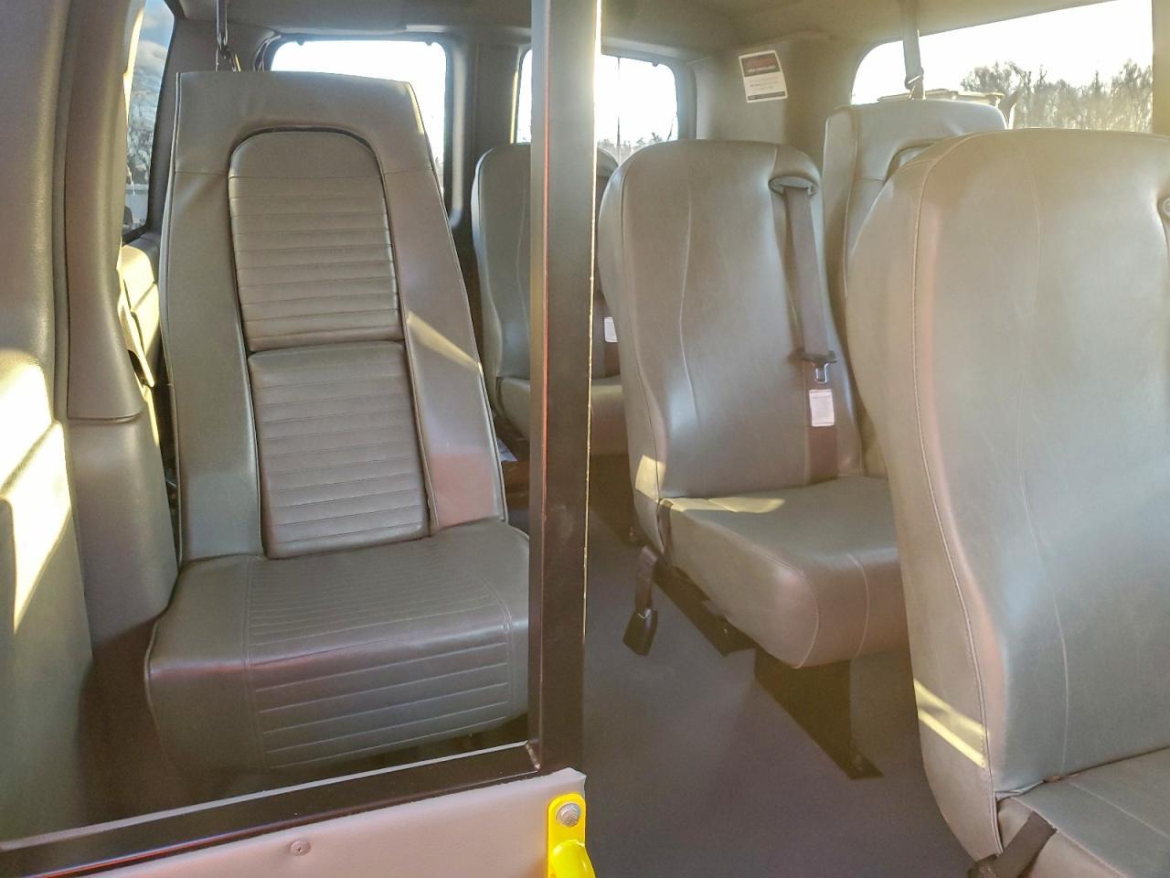 2017 GMC Savana