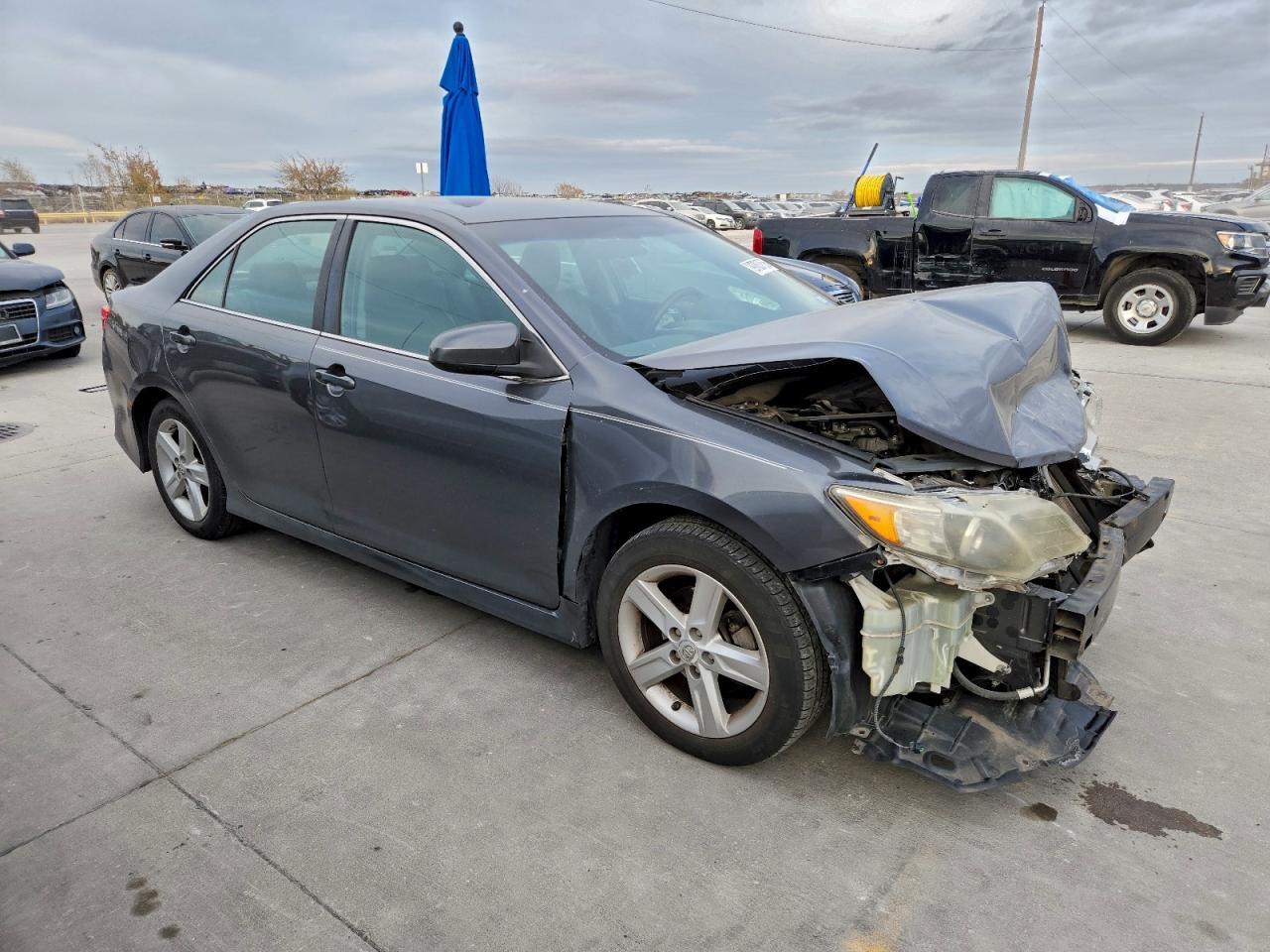 2013 TOYOTA CAMRY