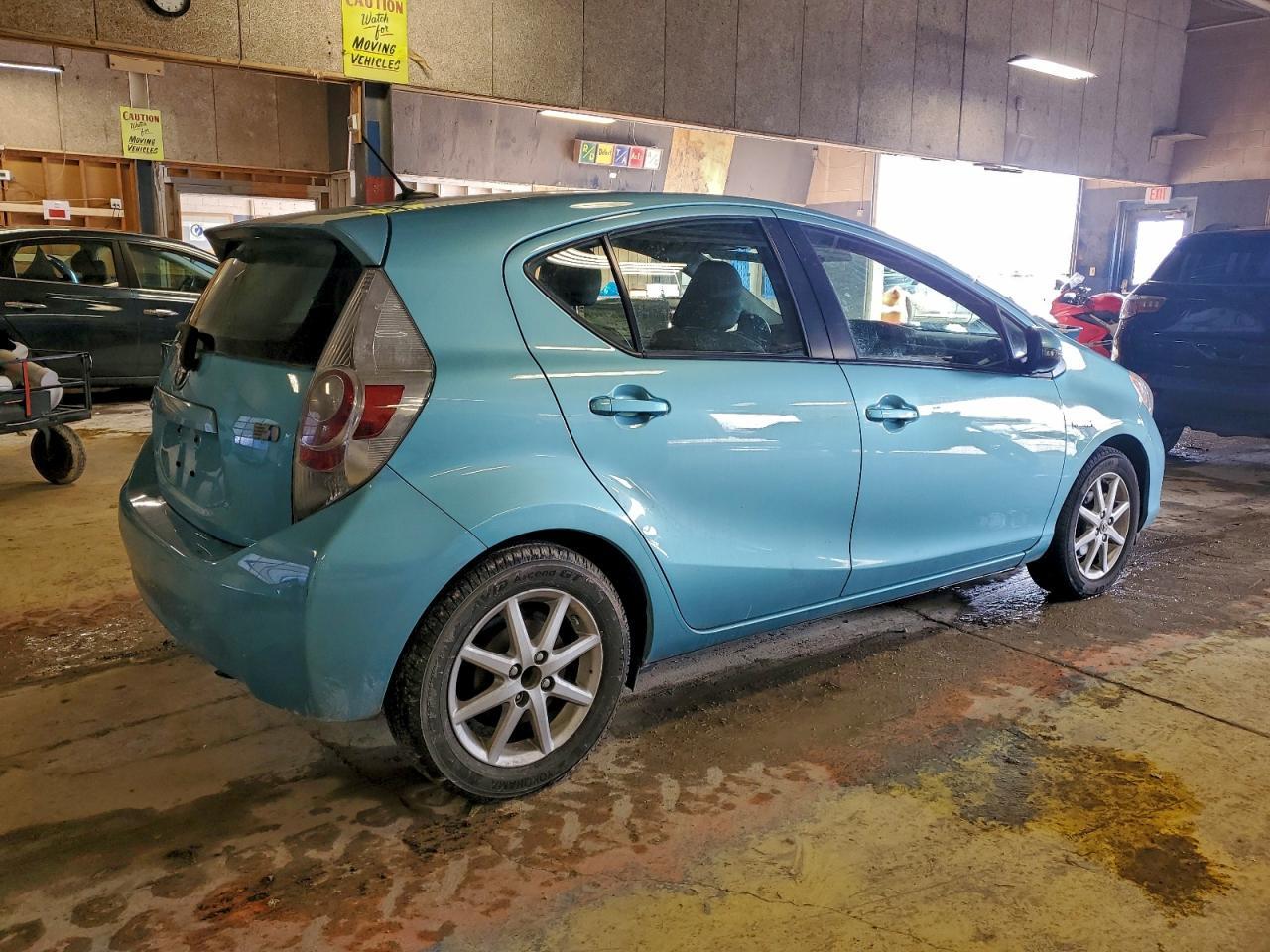2013 TOYOTA Prius c