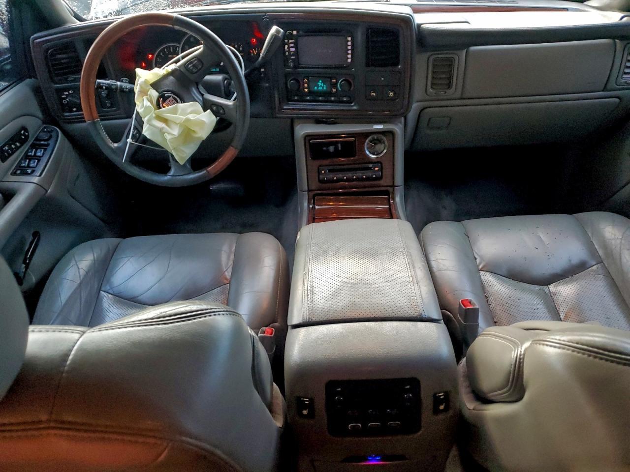 2004 CADILLAC Escalade ESV
