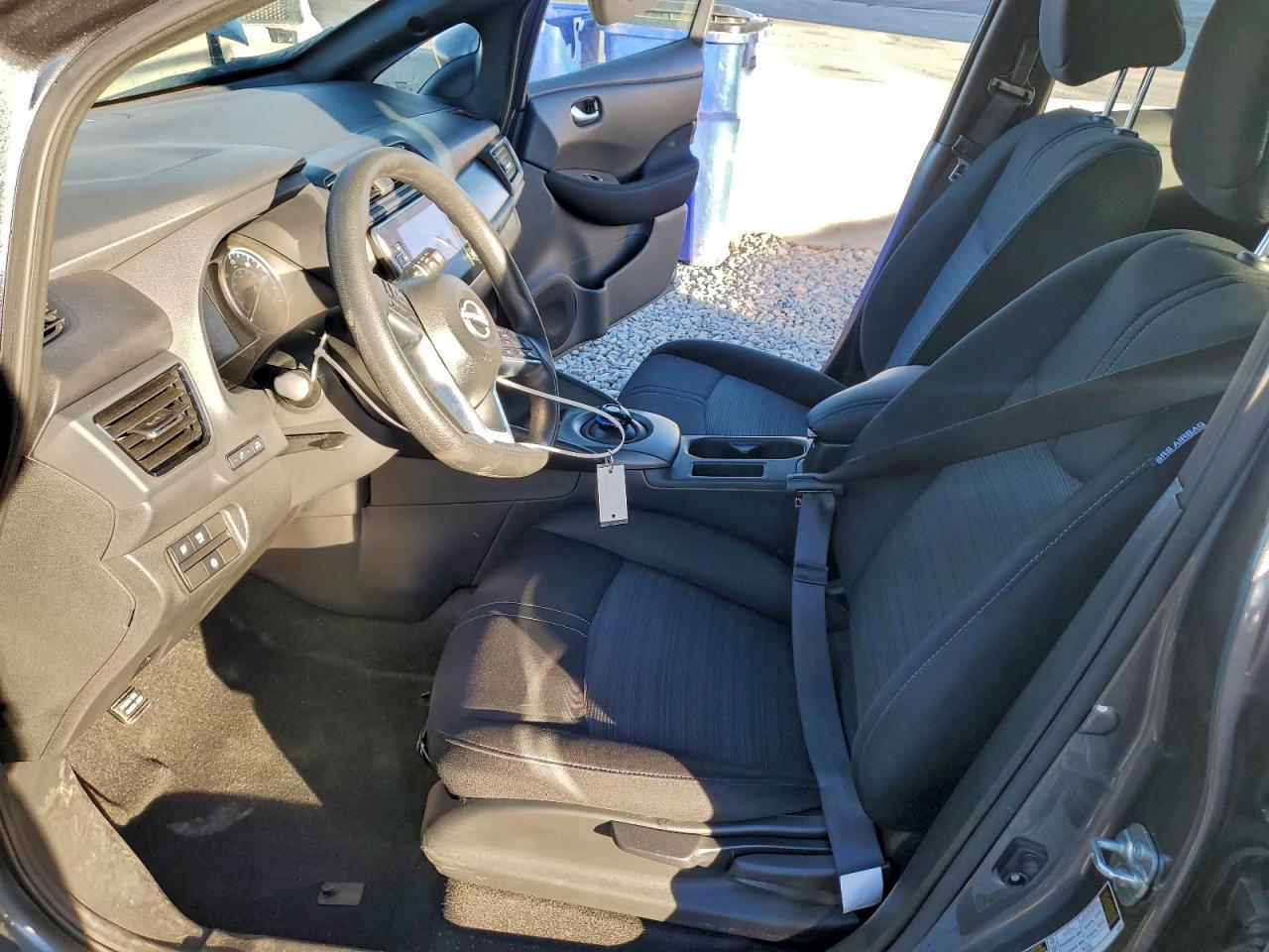 2025 NISSAN LEAF