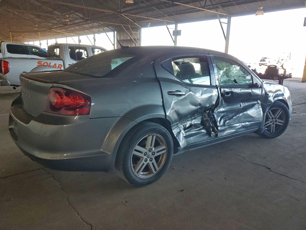 2012 DODGE Avenger