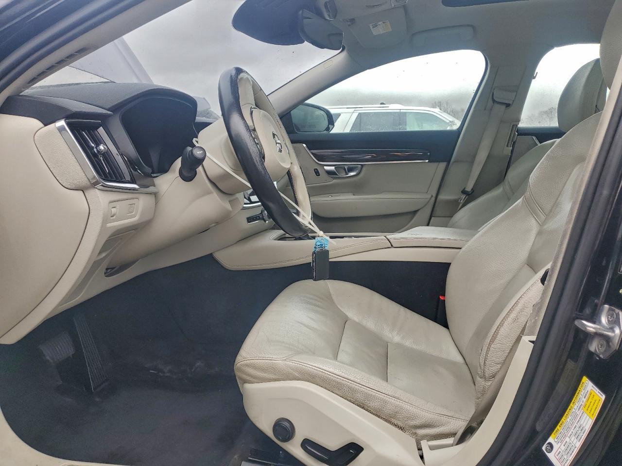 2018 VOLVO S90