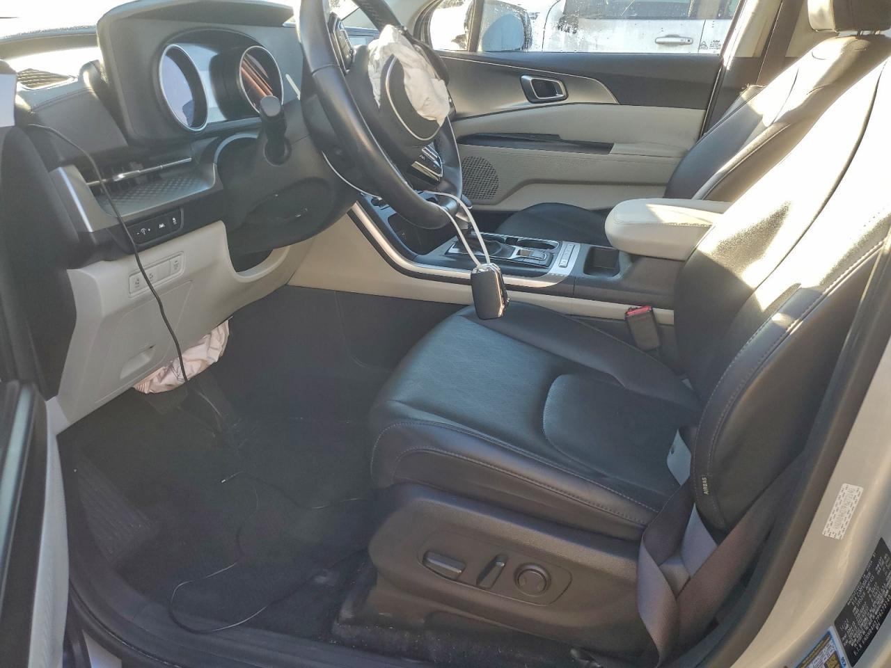 2023 KIA Carnival