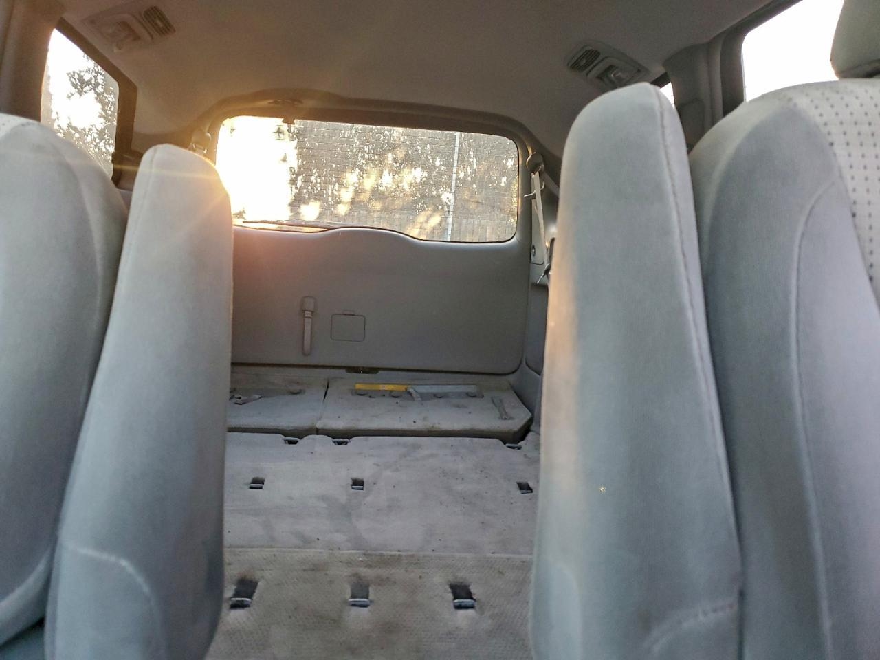 2009 TOYOTA SIENNA