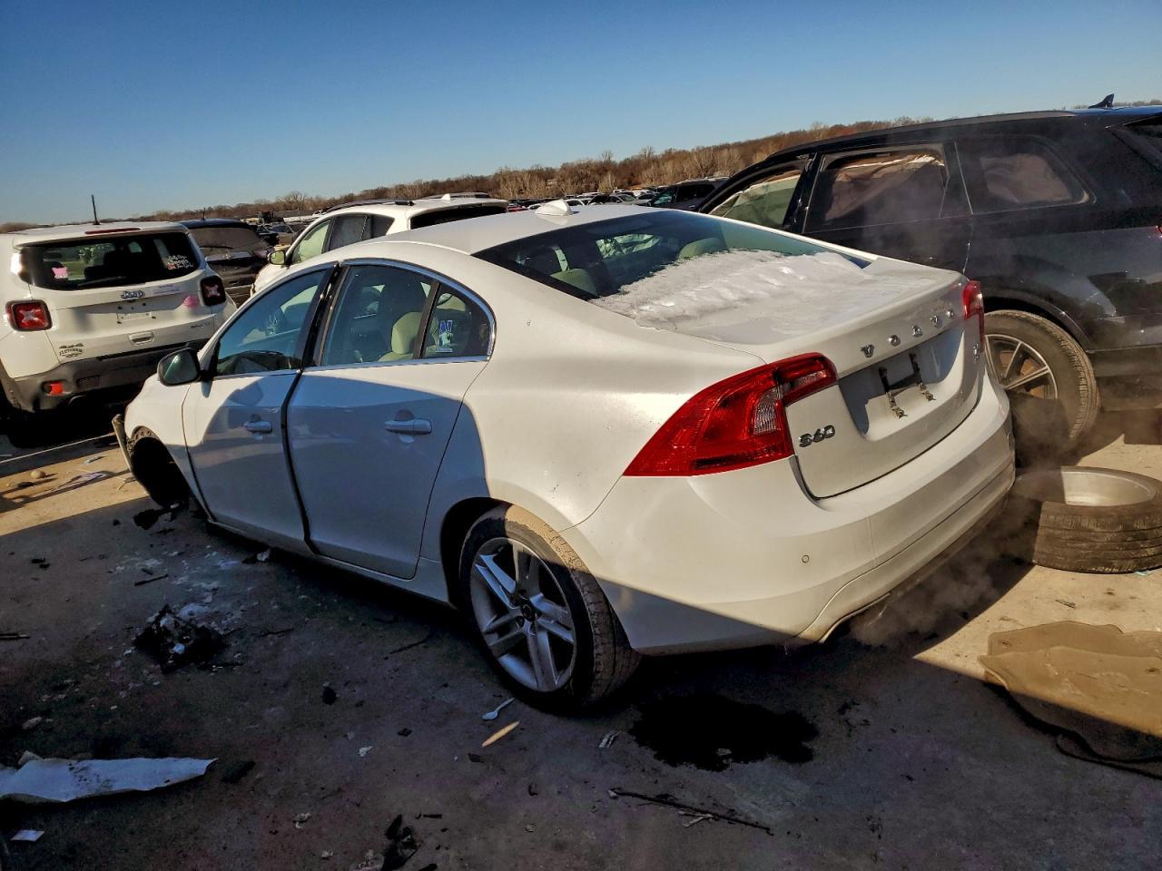 2015 VOLVO S60