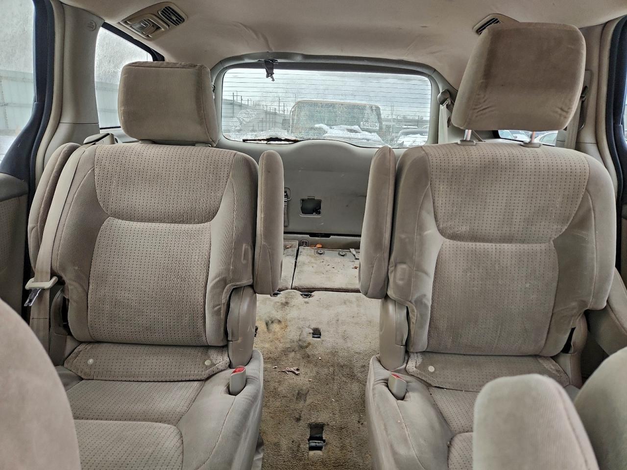 2010 TOYOTA SIENNA