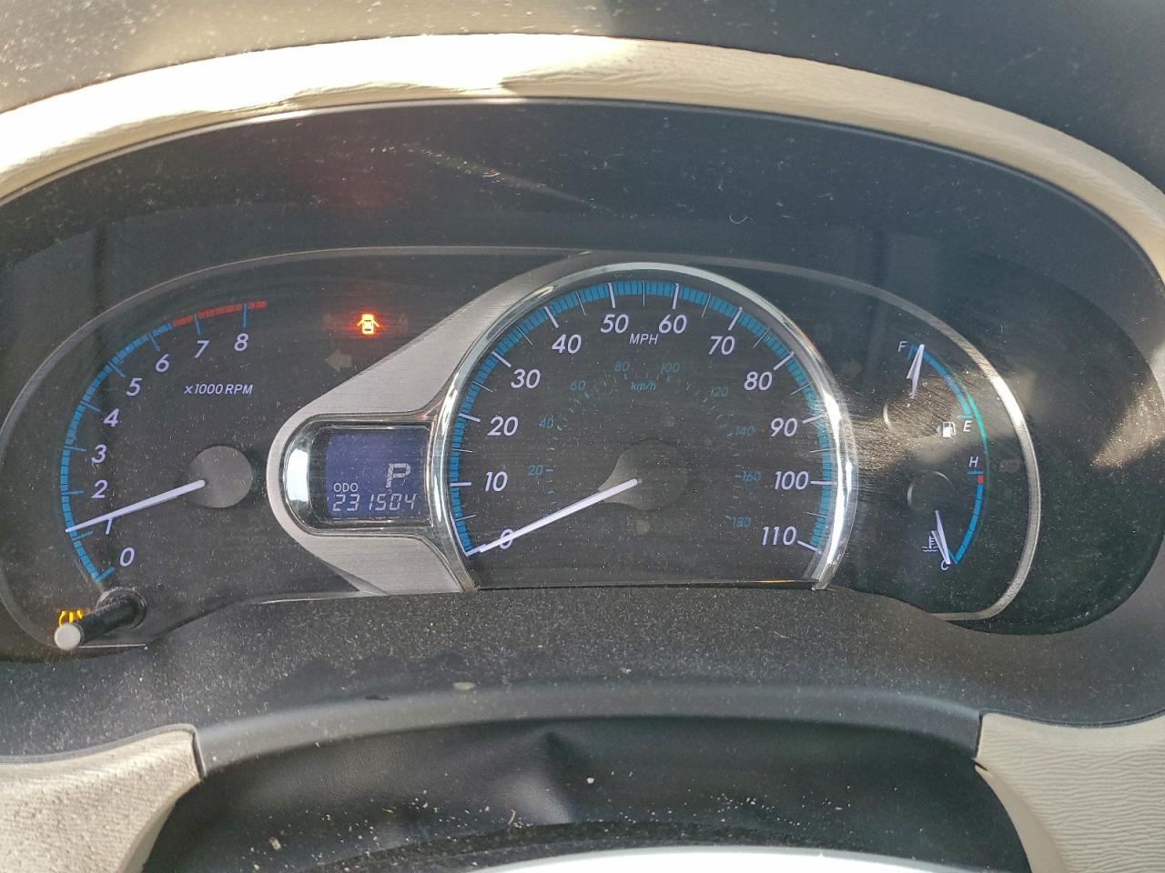 2011 TOYOTA SIENNA