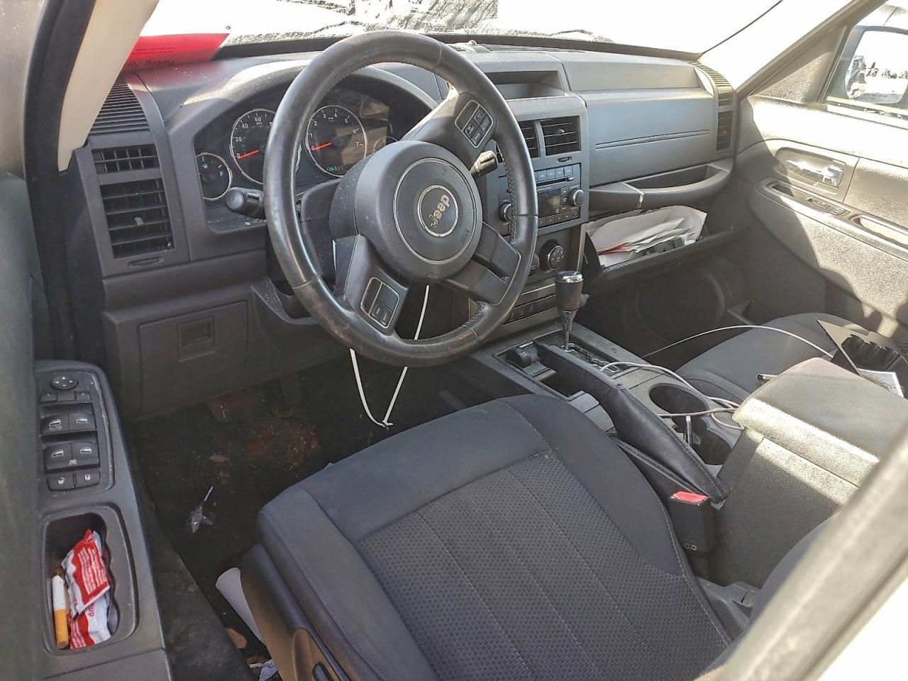 2012 JEEP Liberty
