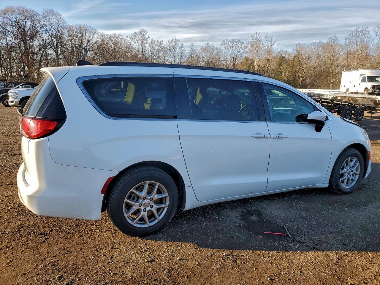 2021 CHRYSLER Voyager