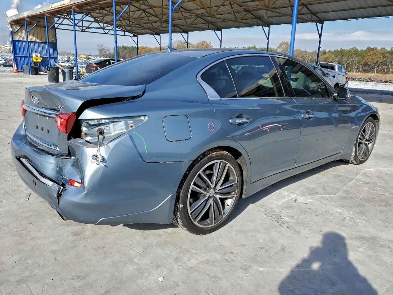 2016 INFINITI Q50