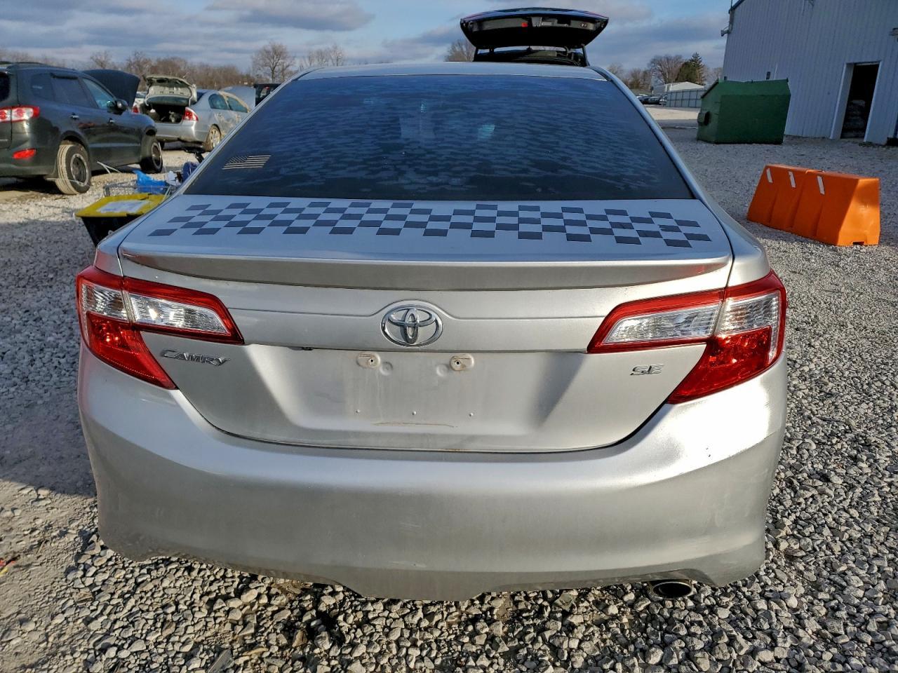 2014 TOYOTA CAMRY