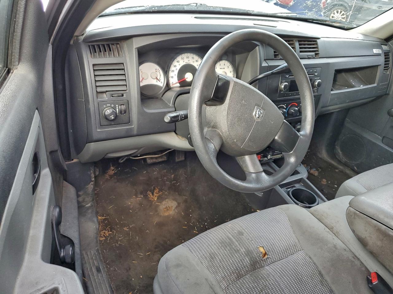 2010 DODGE Dakota