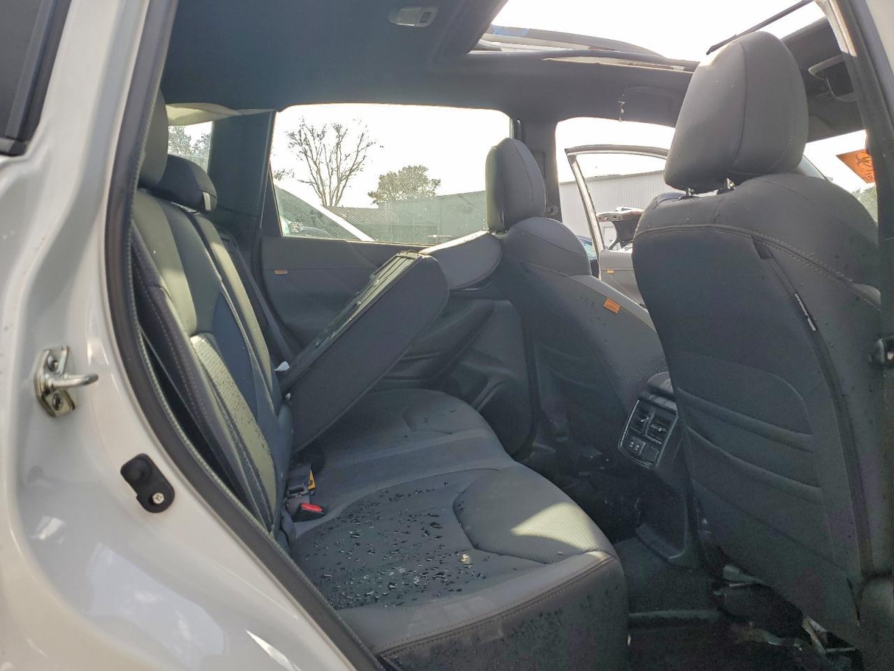 2022 SUBARU FORESTER