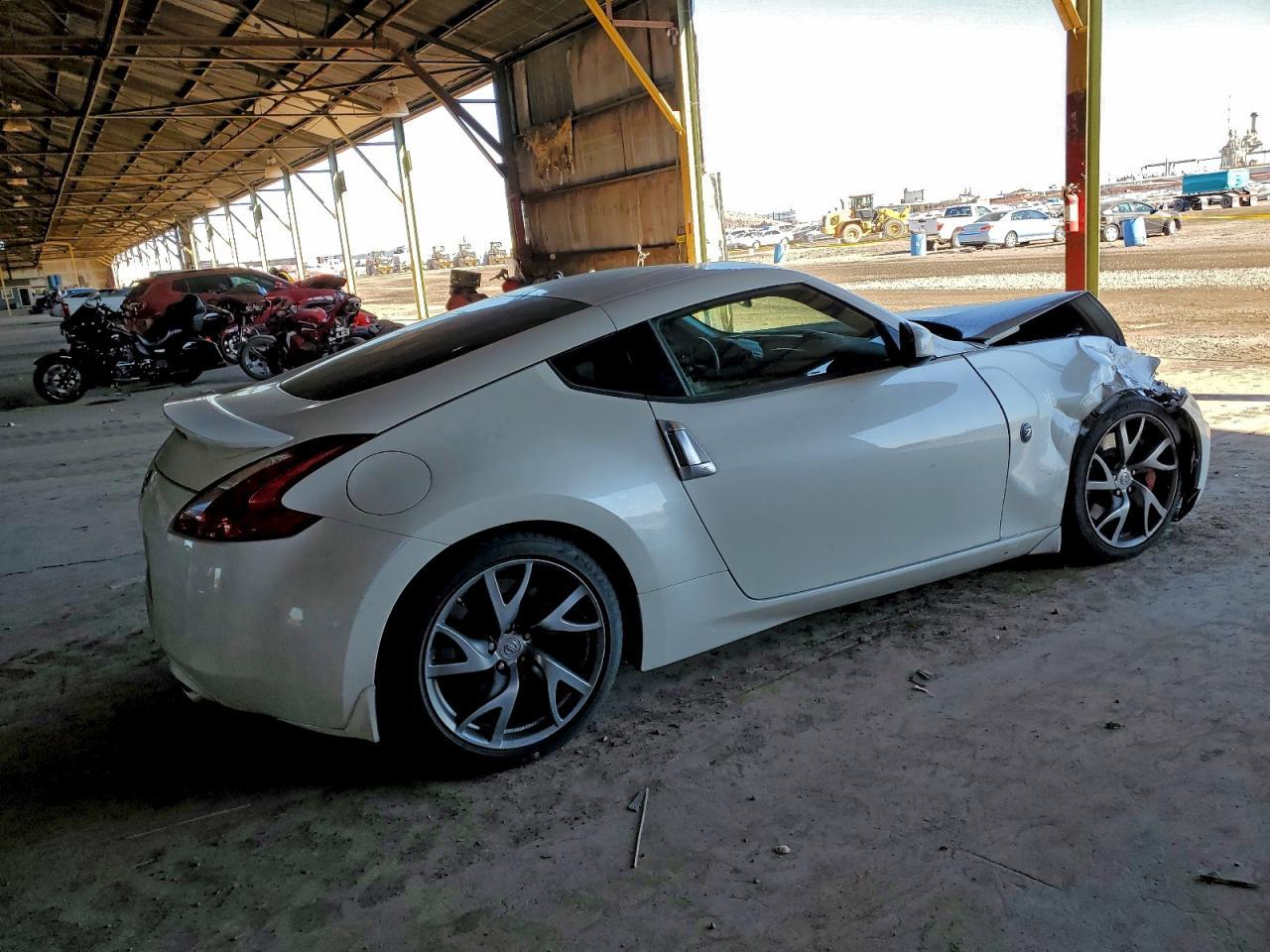 2016 NISSAN 370Z