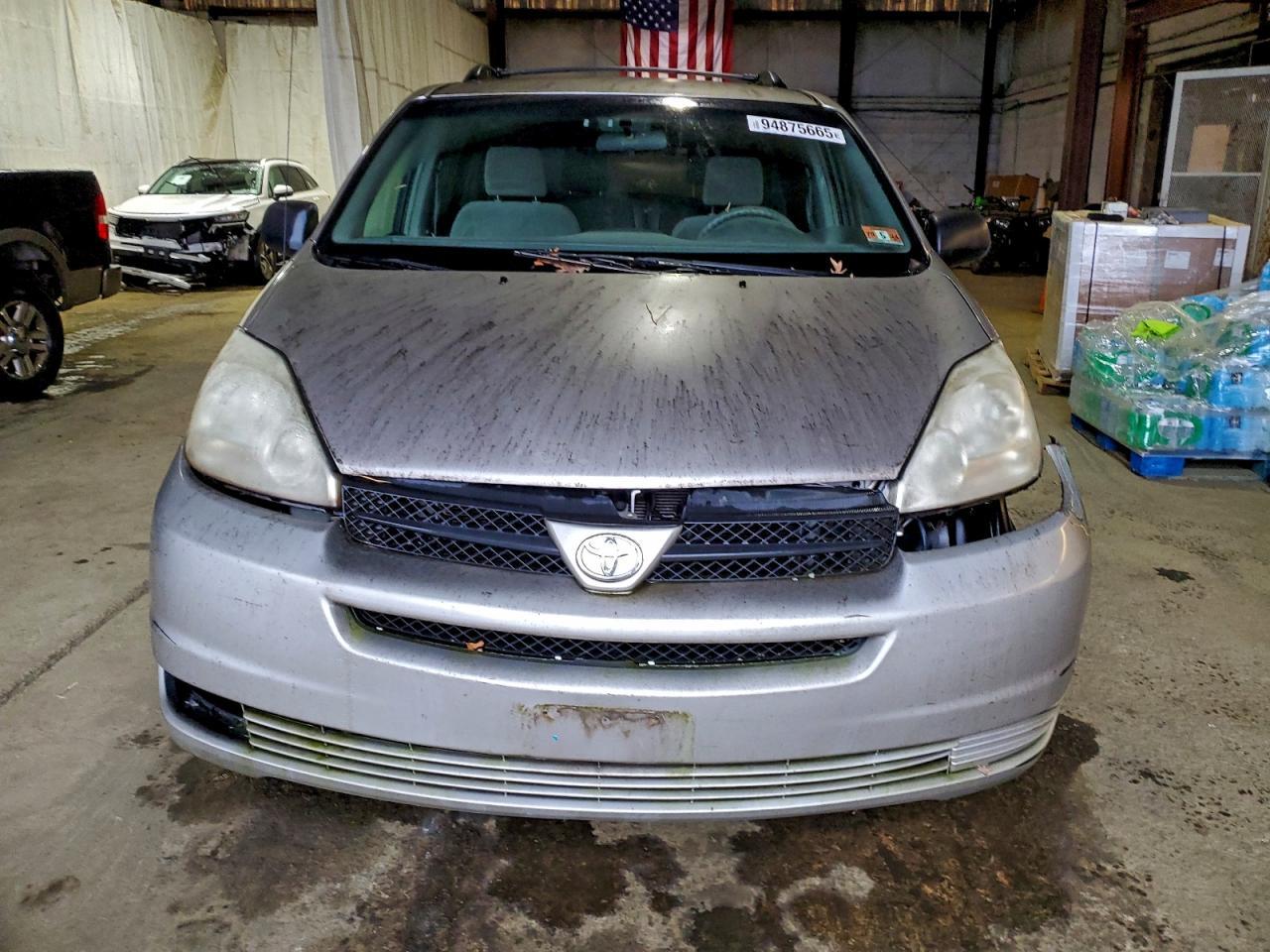 2004 TOYOTA SIENNA