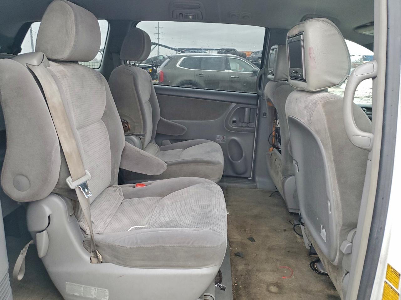 2008 TOYOTA SIENNA