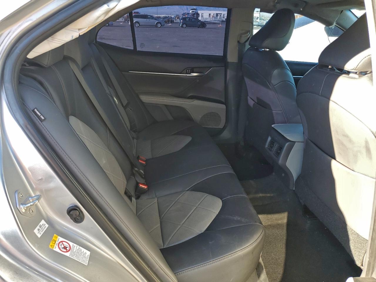 2018 TOYOTA CAMRY