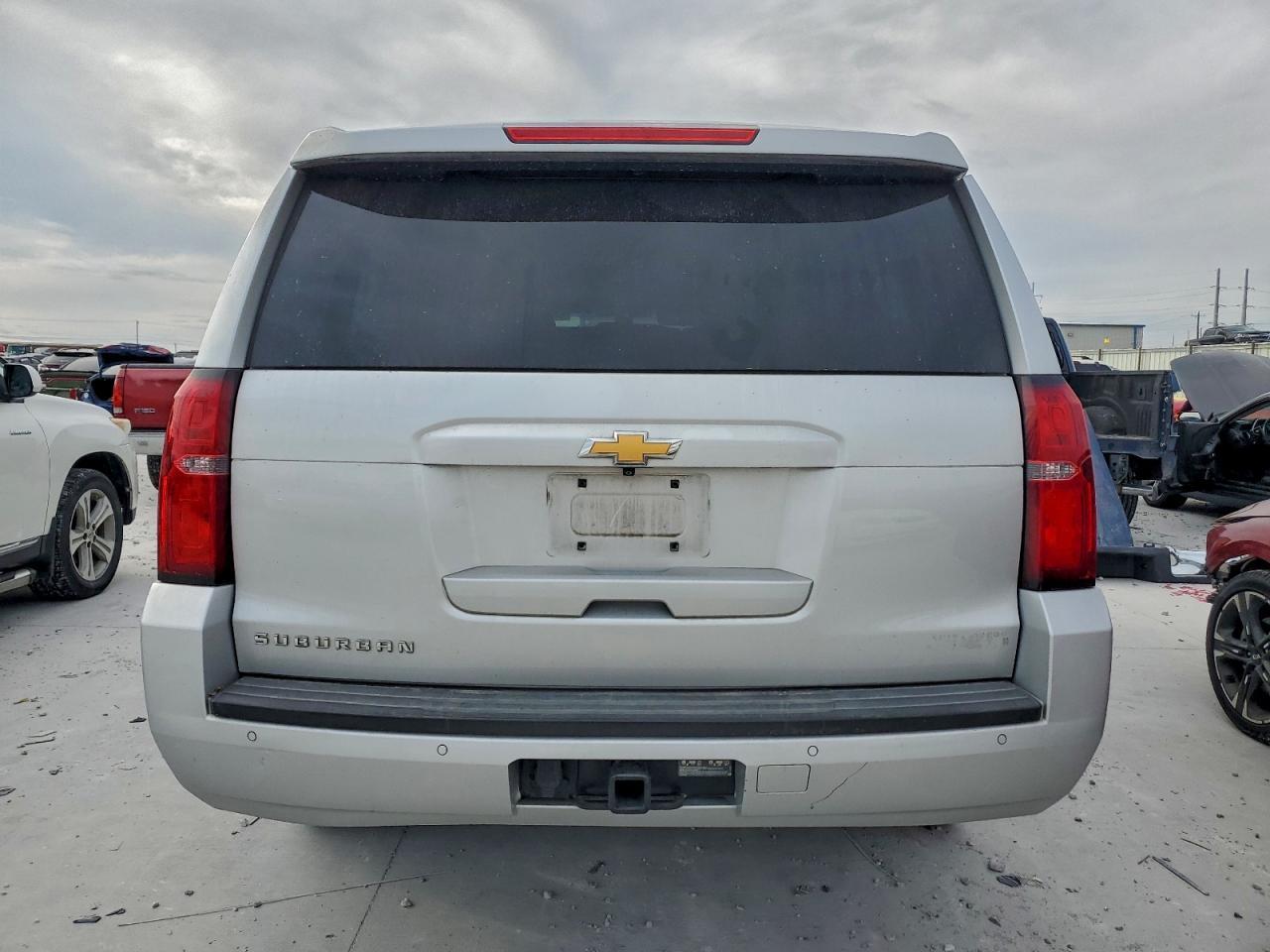 2016 CHEVROLET Suburban