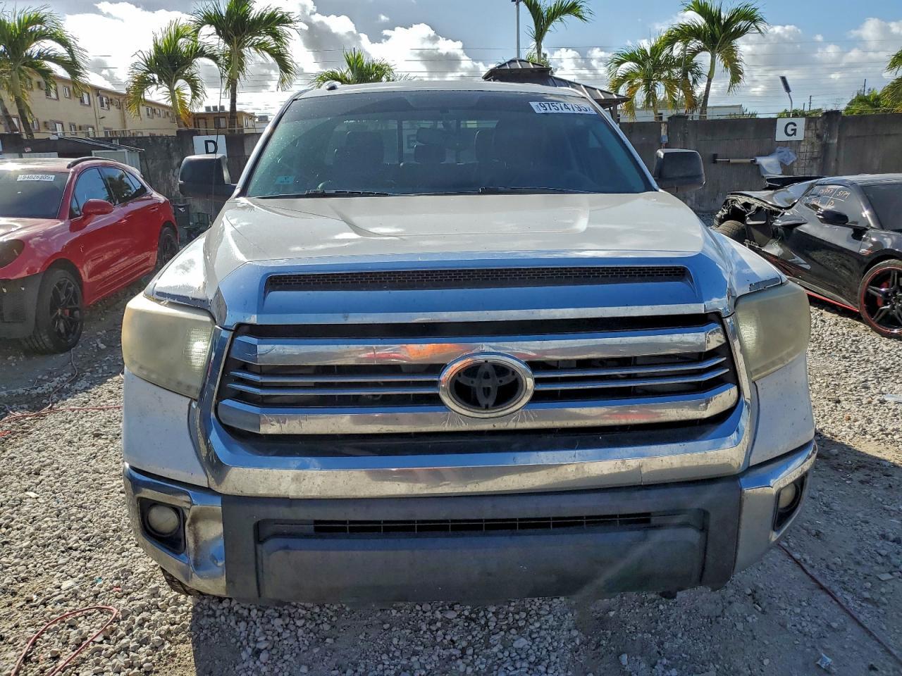 2017 TOYOTA TUNDRA