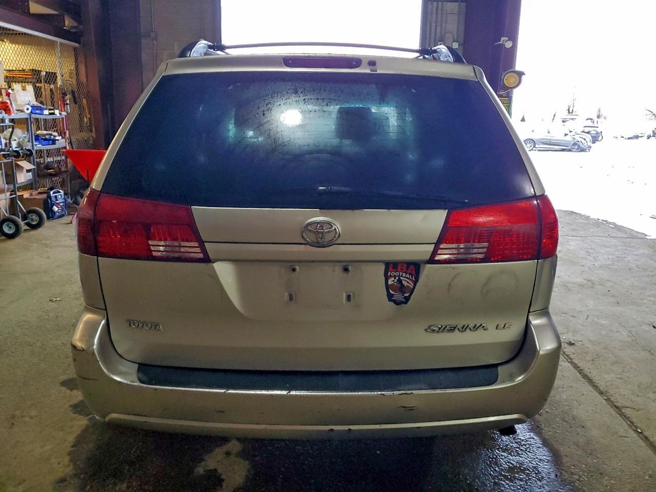 2004 TOYOTA SIENNA