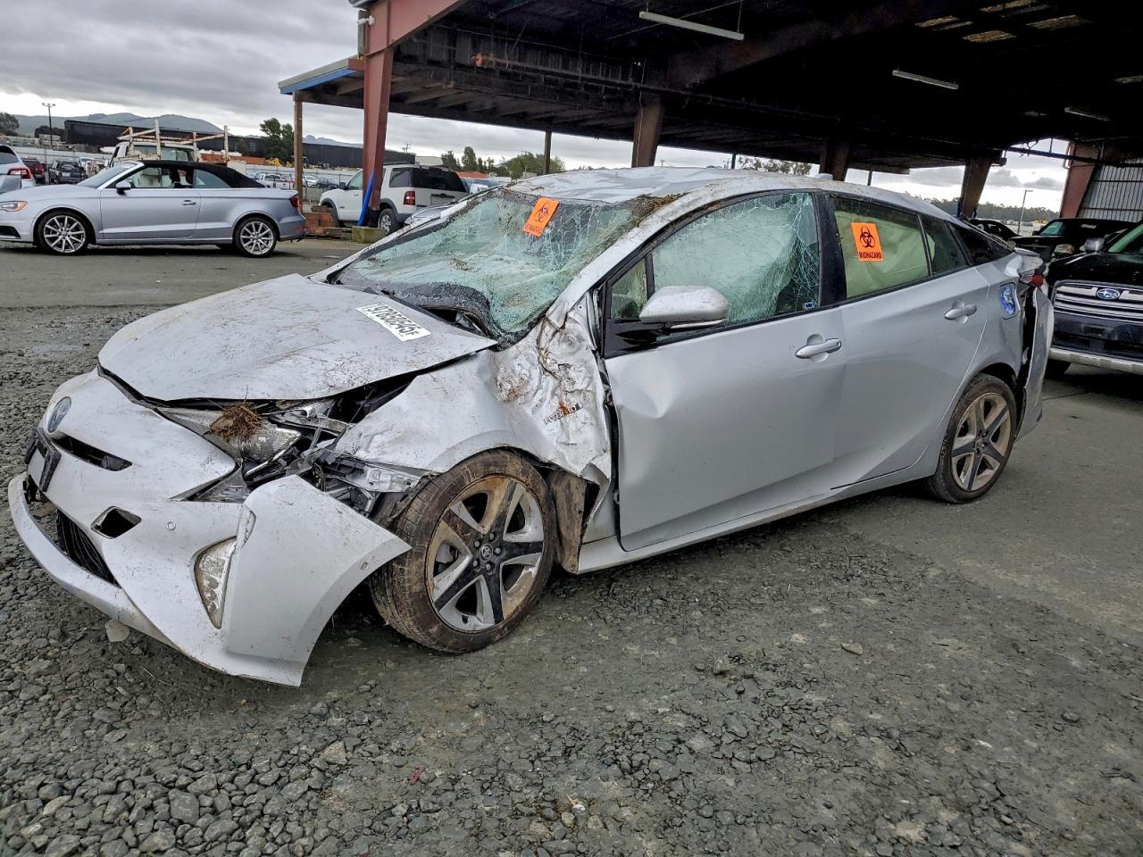 2016 TOYOTA PRIUS