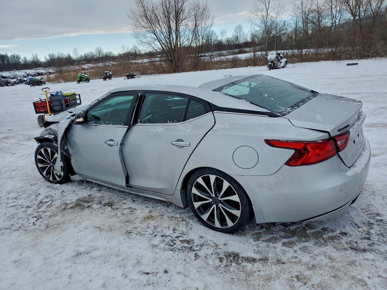 2016 NISSAN Maxima
