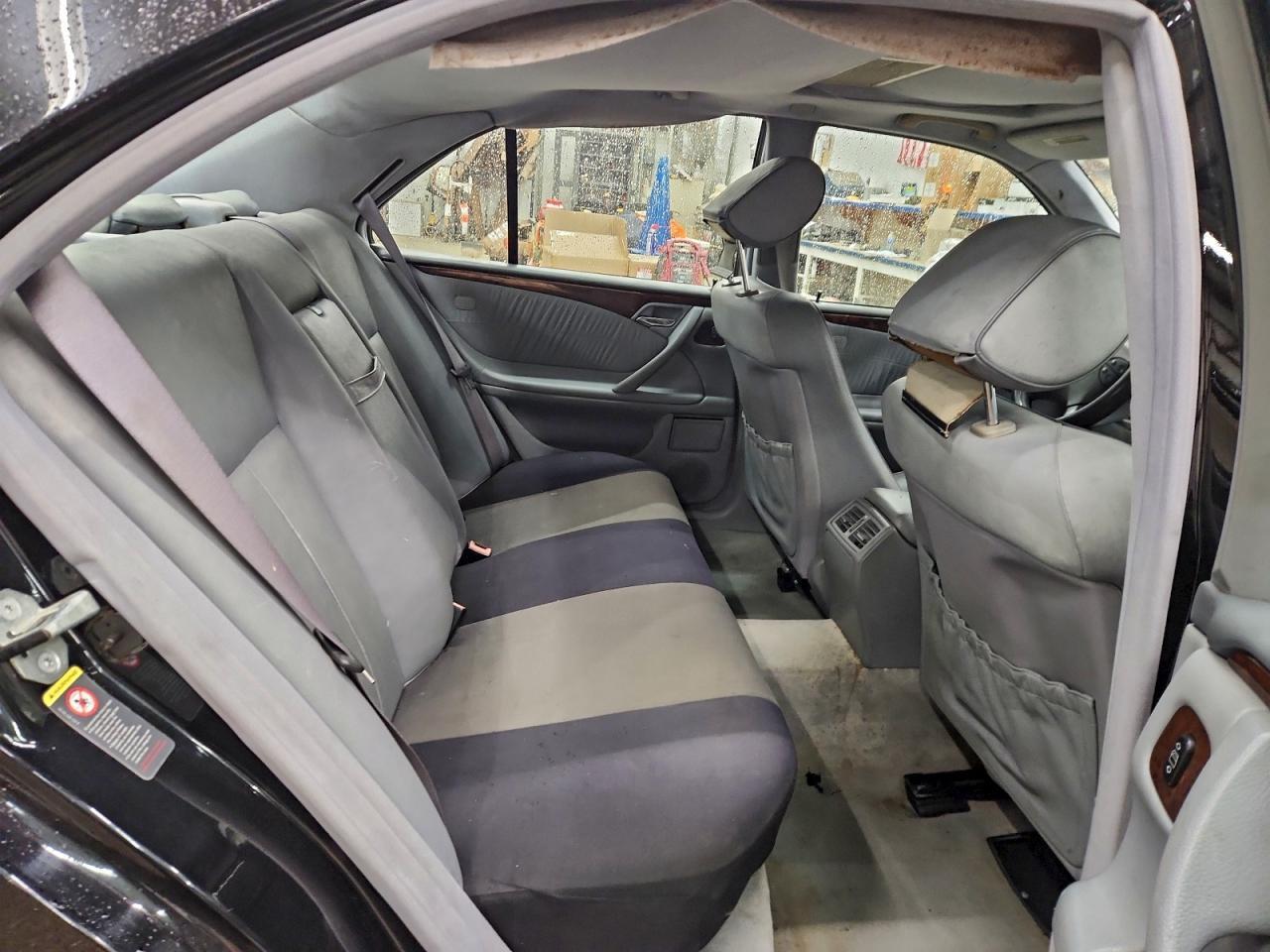 2001 MERCEDES-BENZ E-Class