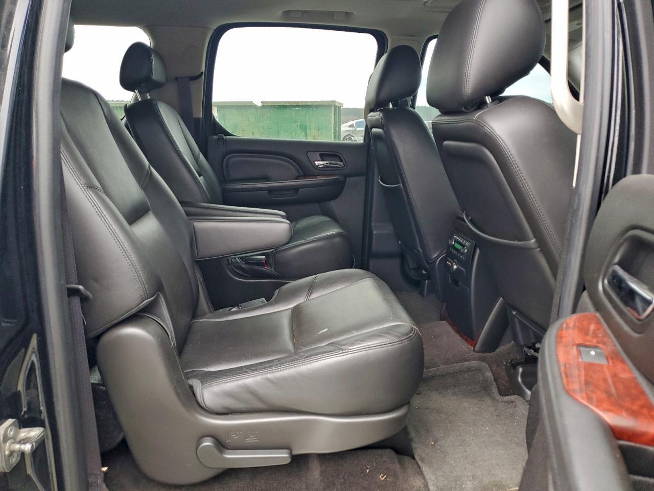 2014 CADILLAC Escalade ESV