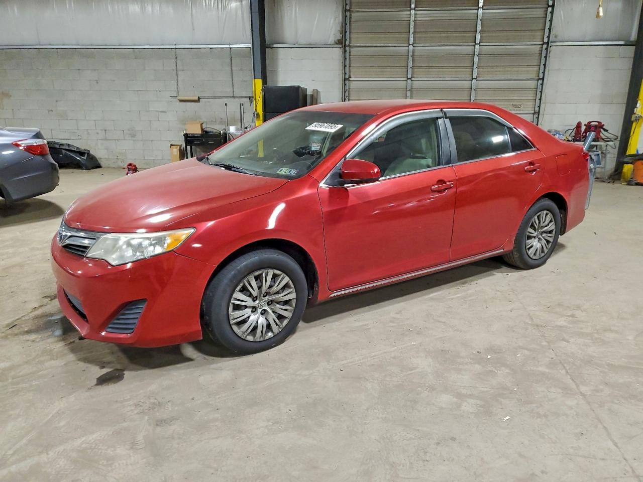 2014 TOYOTA CAMRY