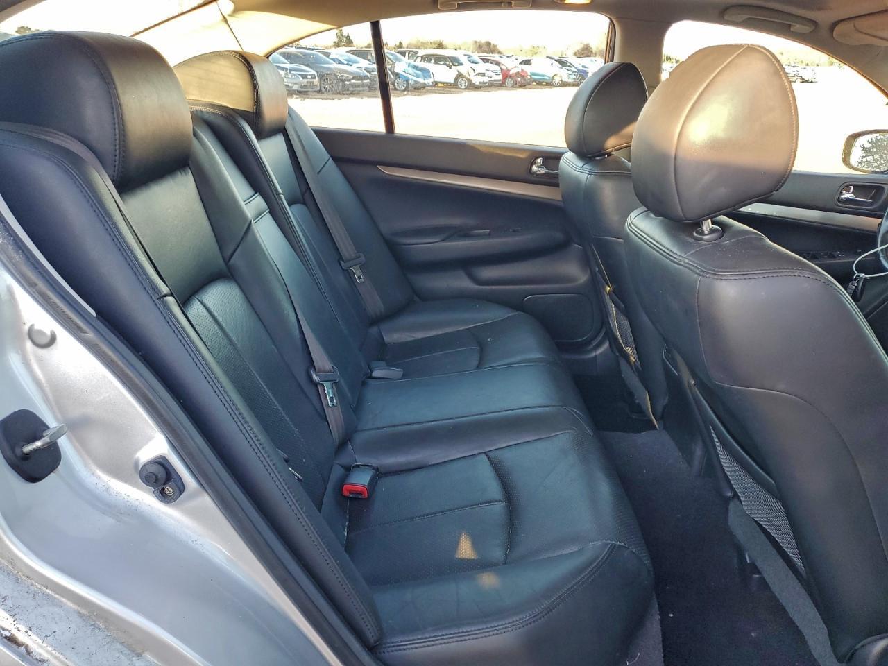2012 INFINITI G37