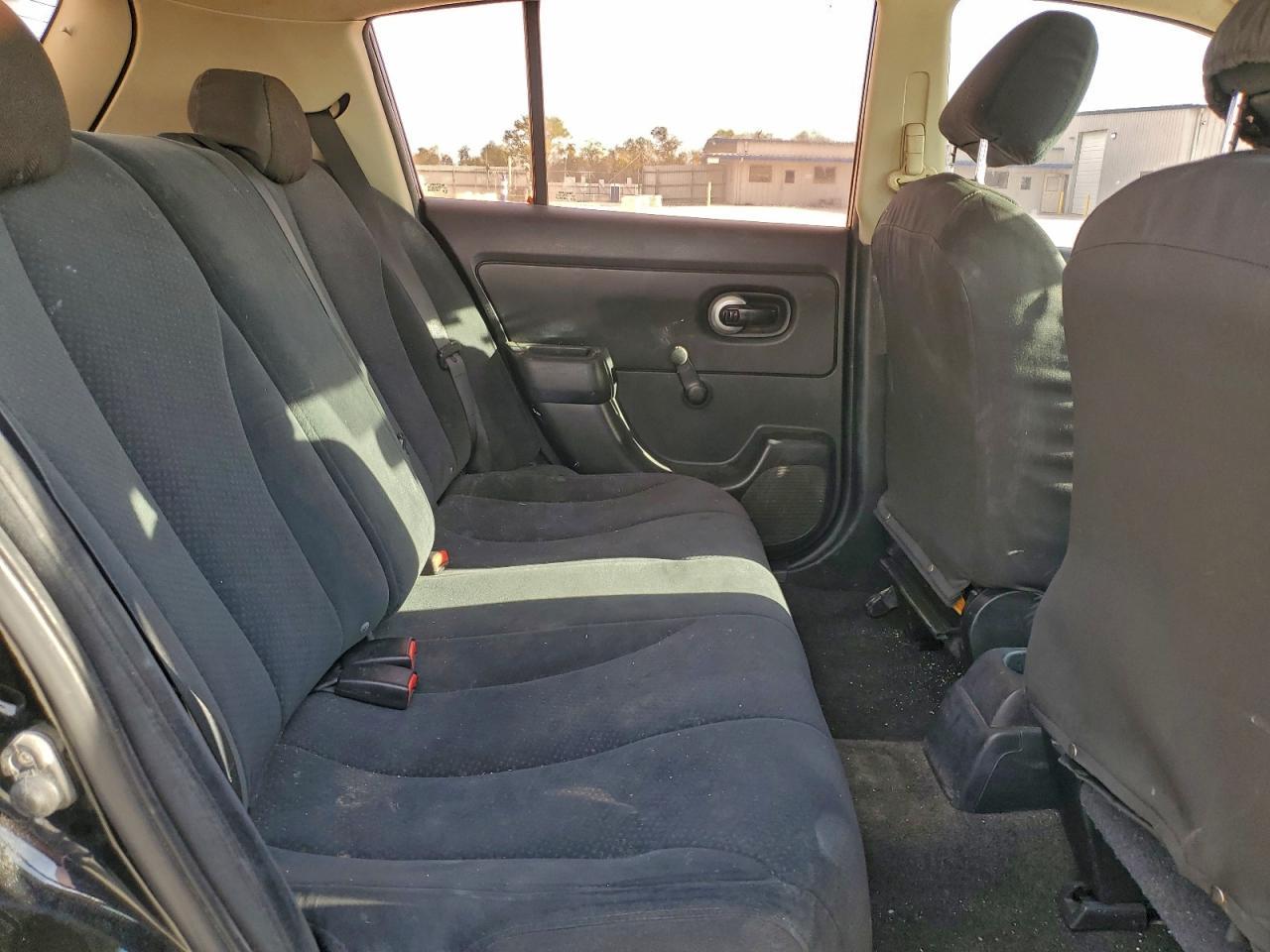 2010 NISSAN VERSA