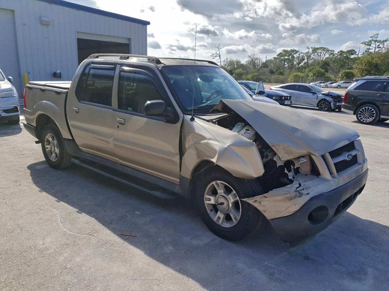 2004 FORD Explorer Sport Trac