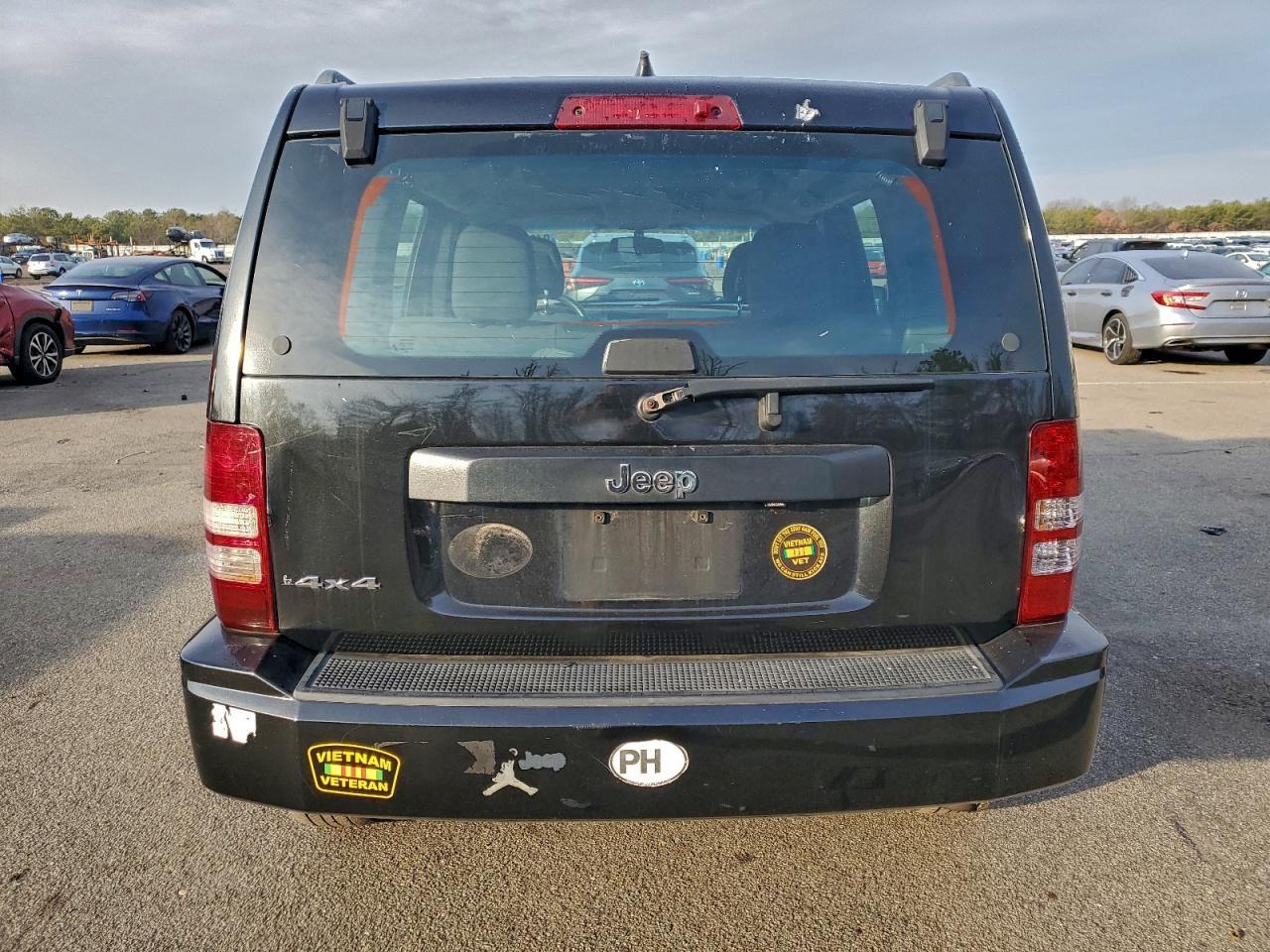 2012 JEEP Liberty