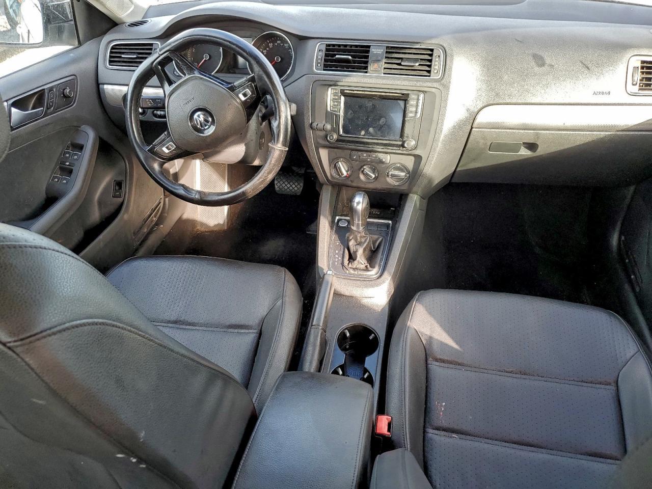 2016 VOLKSWAGEN JETTA