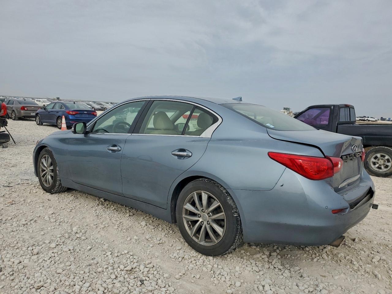 2015 INFINITI Q50