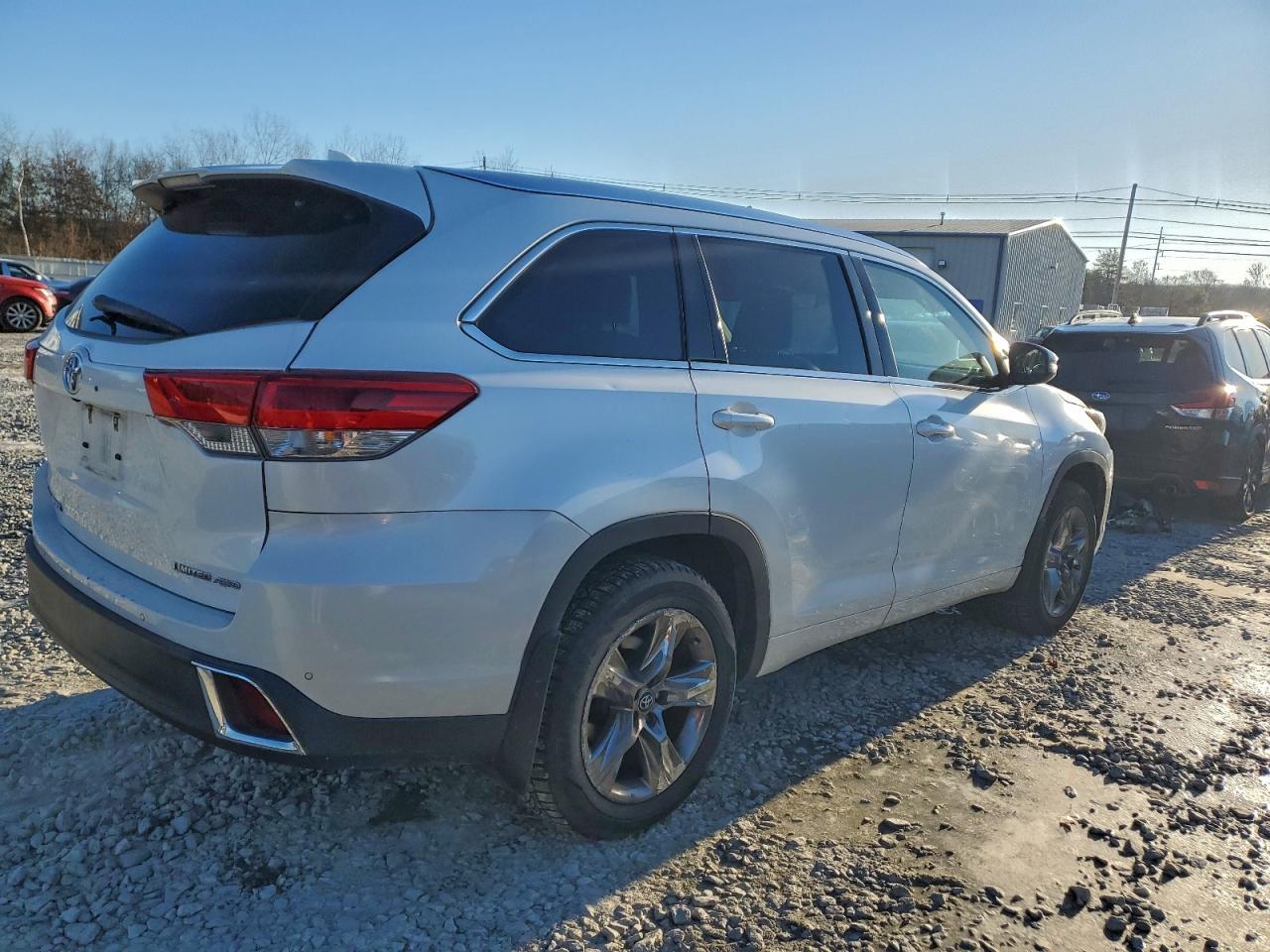 2017 TOYOTA HIGHLANDER