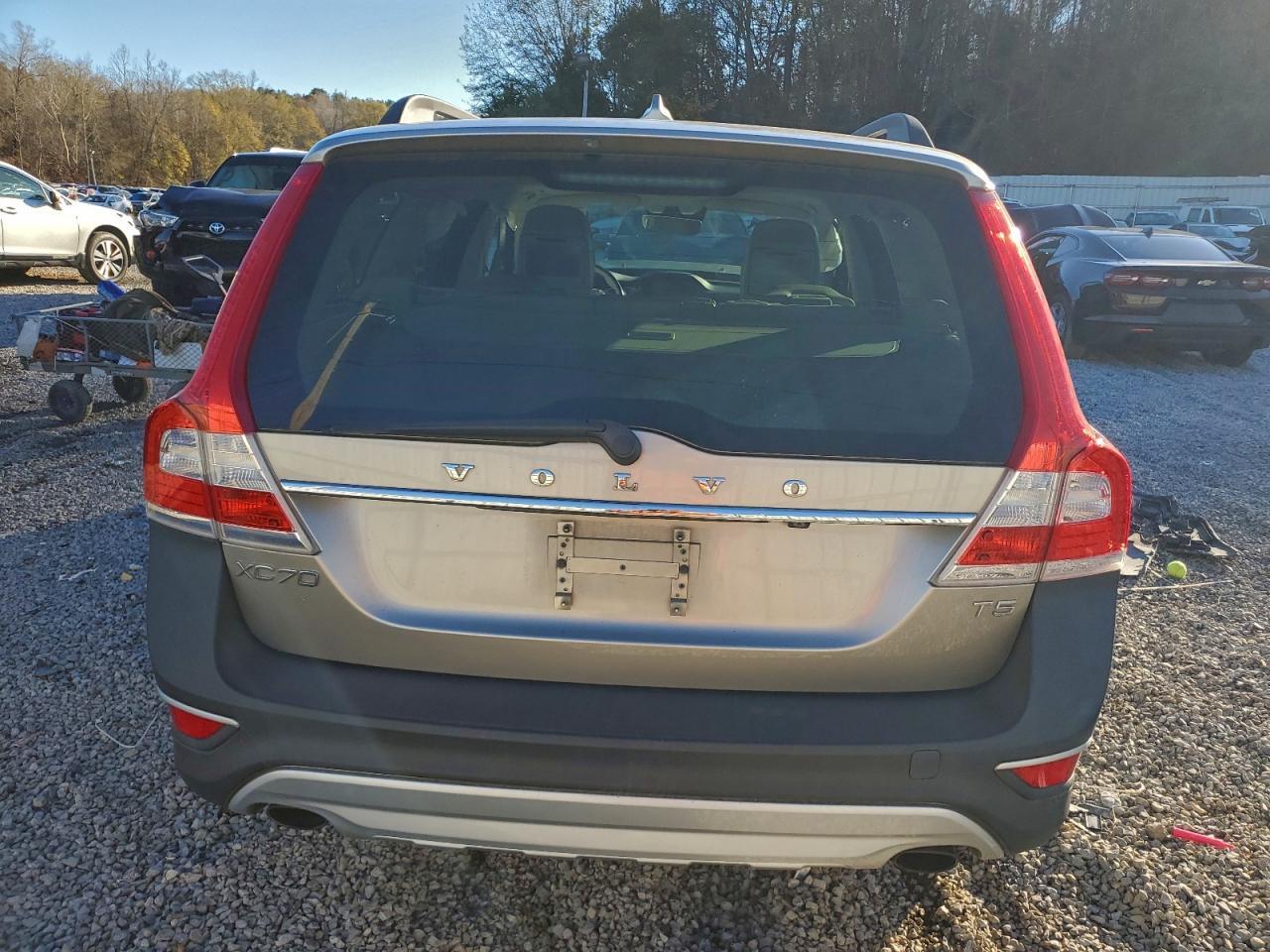 2015 VOLVO XC70