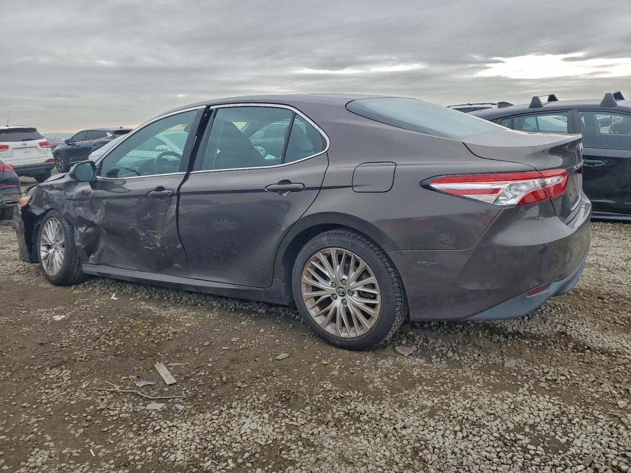 2018 TOYOTA CAMRY