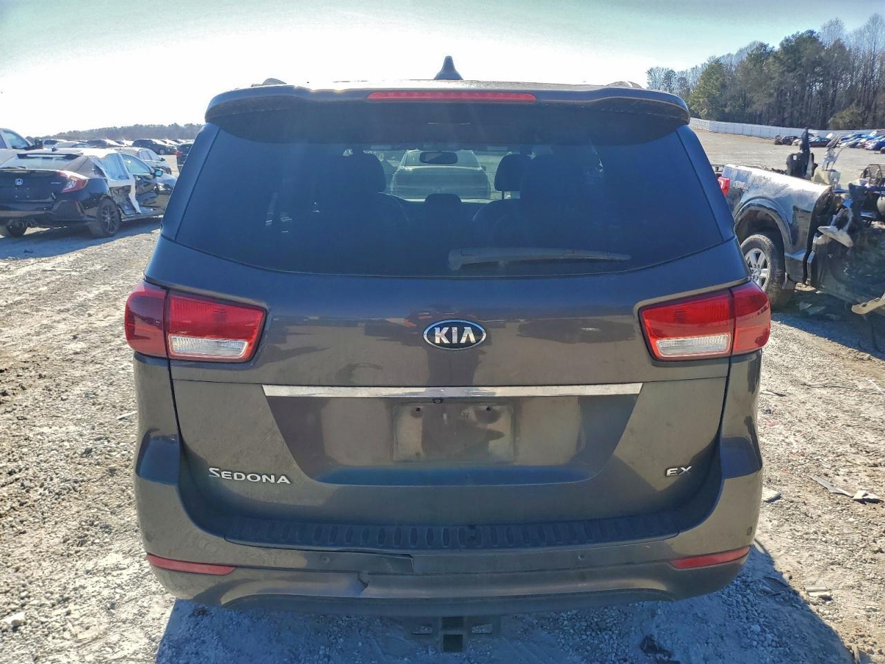 2015 KIA SEDONA