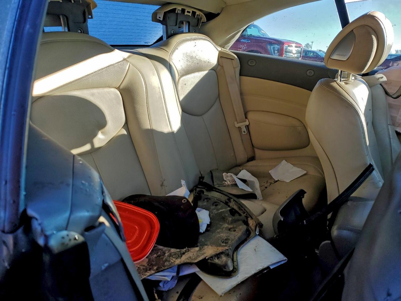 2011 INFINITI G37