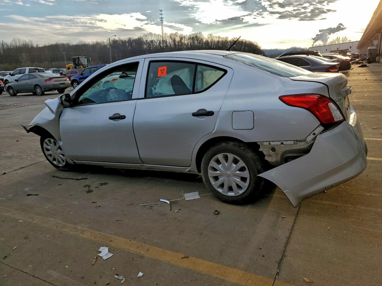 2016 NISSAN VERSA