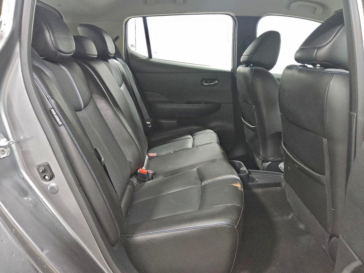2021 NISSAN LEAF