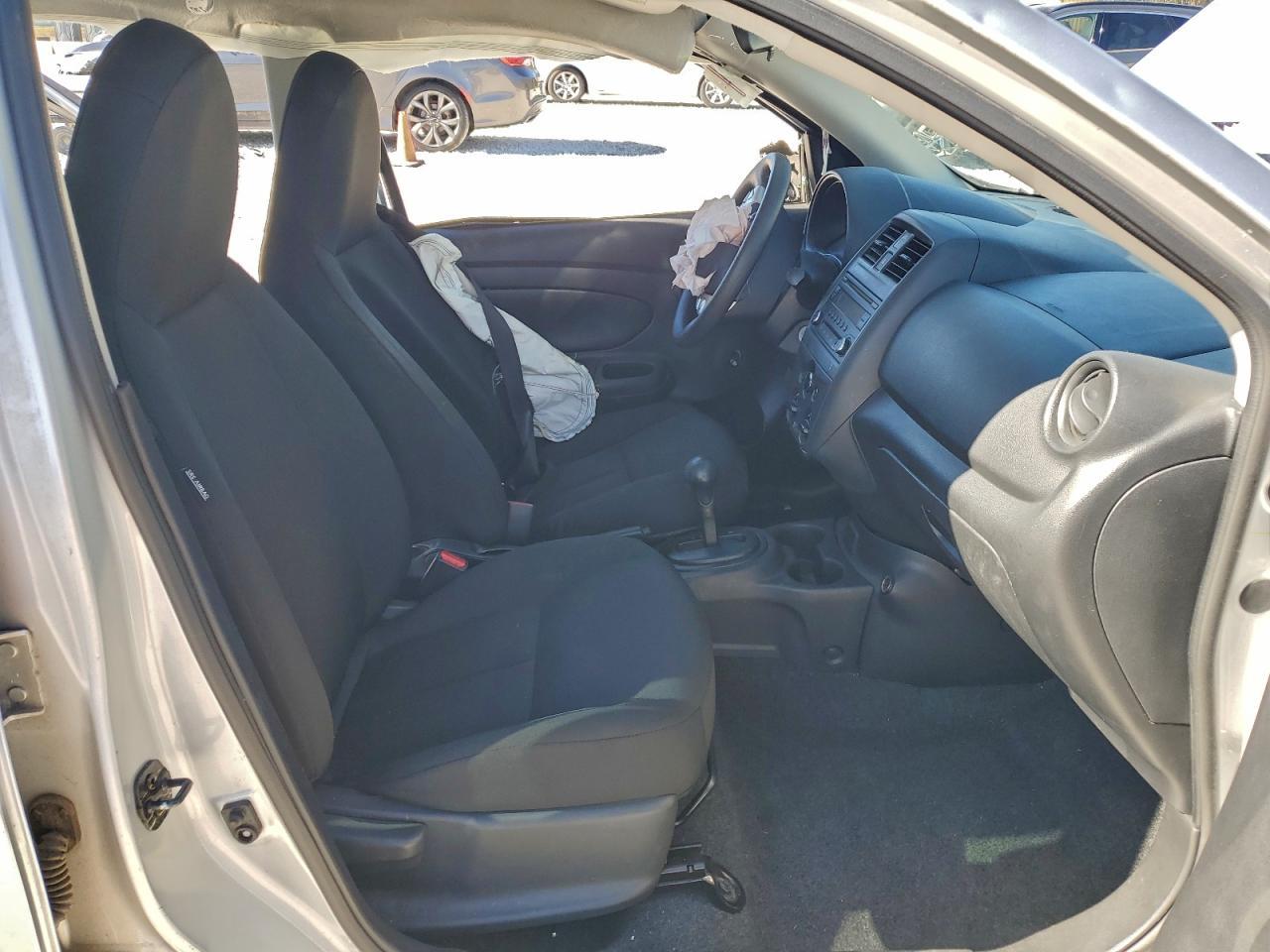 2017 NISSAN VERSA